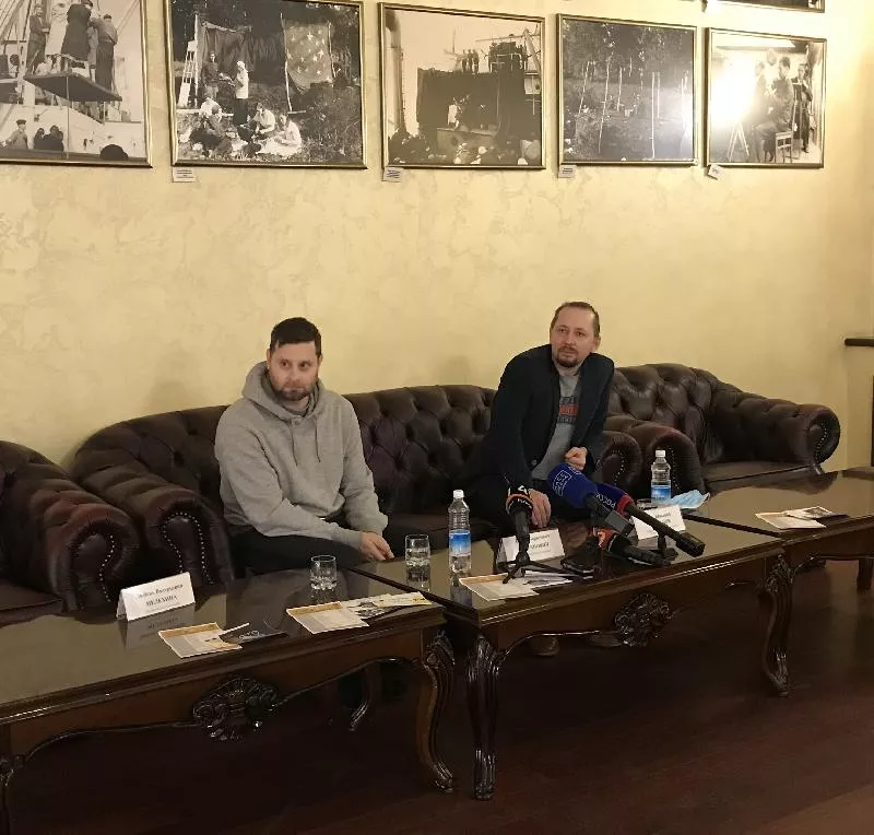 12 ноября в театре состоялась первая встреча режиссера Романа Кагановича и представителей СМИ края